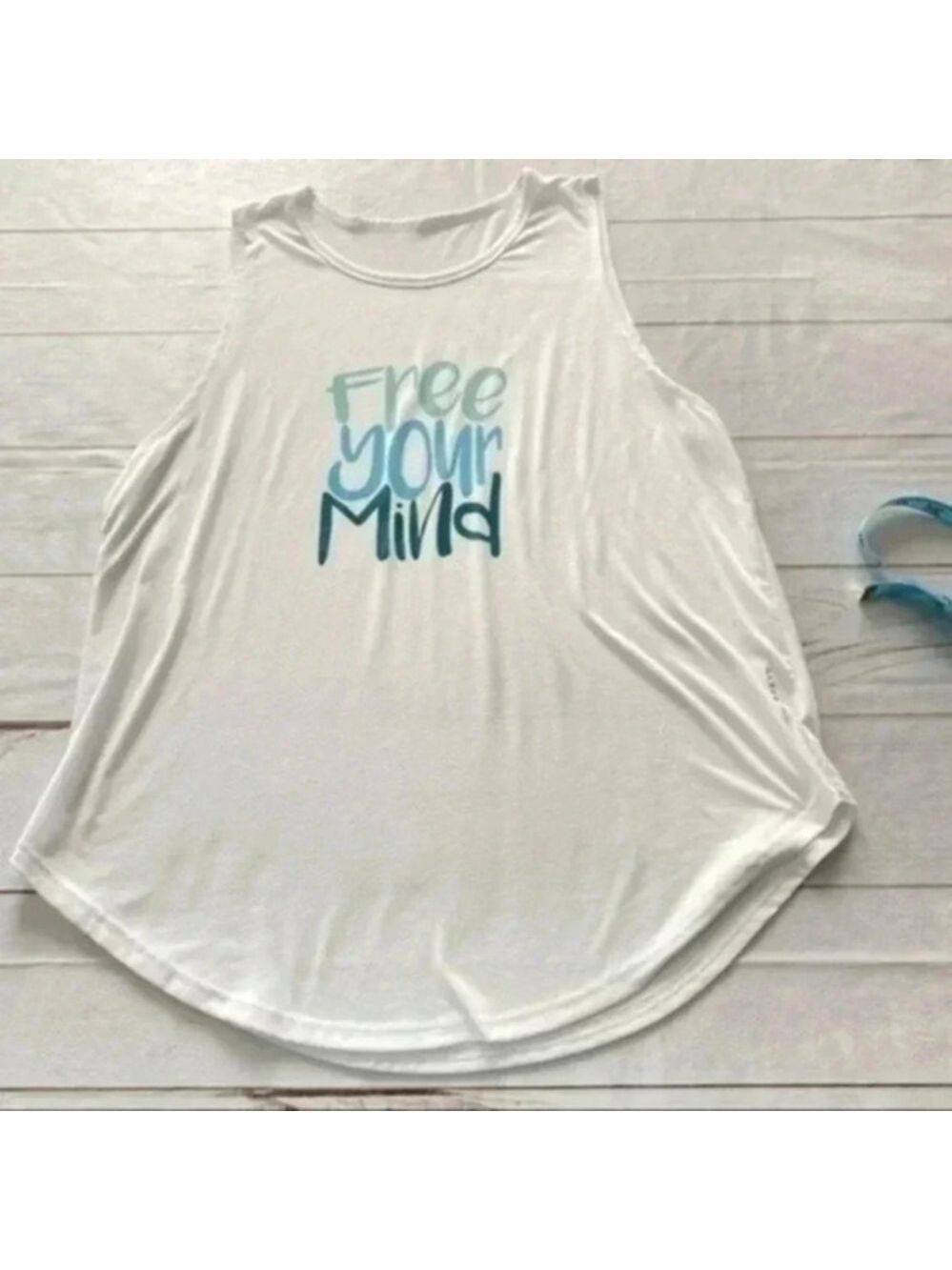 Glyder Free your Mind graphic tank